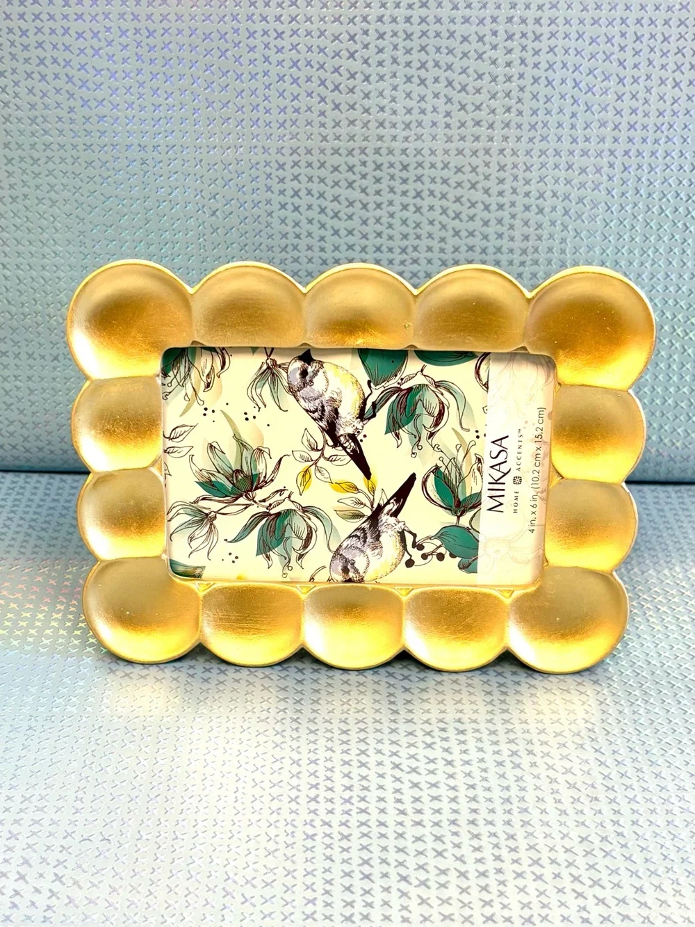 Mikasa Home Accents 4 x 6 Gold Scalloped Picture Frame Tabletop or Wall F461026